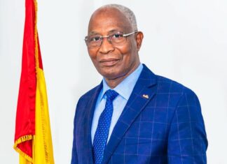 Guinée : Amadou Oury Bah reconduit à la Primature pour diriger le premier gouvernement de la Ve République.