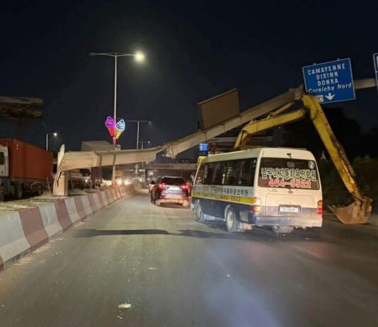 Pont 8 Novembre : un accident complique la circulation routière à Kaloum.