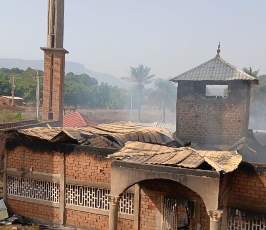 Kolenté : une mosquée ravagée par un incendie d’origine accidentelle.