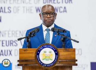 La Sierra Leone accepte d’accueillir des migrants ouest-africains expulsés des États-Unis.