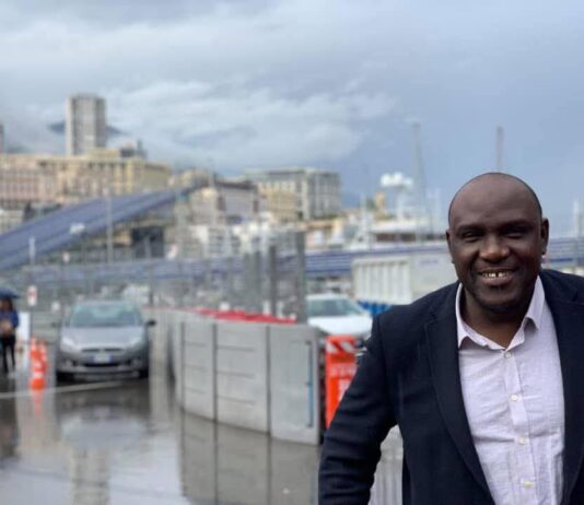 Guinée : la HAC lève l’interdiction d’exercer visant le journaliste Lamine Guirassy.