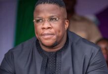 Côte d’Ivoire : l’influenceur Apoutchou National condamné à trois ans de prison pour blanchiment de capitaux.