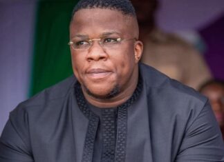 Côte d’Ivoire : l’influenceur Apoutchou National condamné à trois ans de prison pour blanchiment de capitaux.
