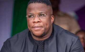 Côte d’Ivoire : l’influenceur Apoutchou National condamné à trois ans de prison pour blanchiment de capitaux.