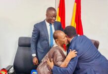 Passation de service : Alpha Bacar Barry quitte le ministère de l’Éducation en appelant à poursuivre l’excellence.
