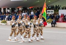 66ᵉ anniversaire de l’indépendance de la Côte d’Ivoire : l’armée guinéenne marque les esprits à Yopougon.