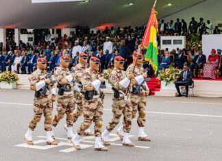 66ᵉ anniversaire de l’indépendance de la Côte d’Ivoire : l’armée guinéenne marque les esprits à Yopougon.