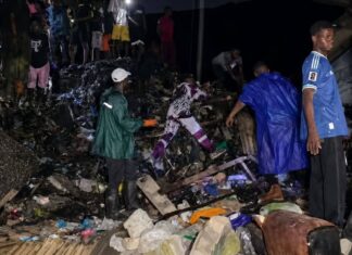 Éboulement de la décharge de Dar-es-Salam : 30 morts et 22 blessés.